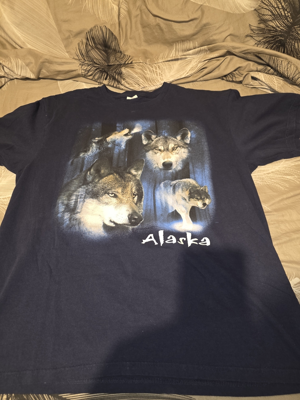 Alaska Wolf Graphic Tee - Navy Blue